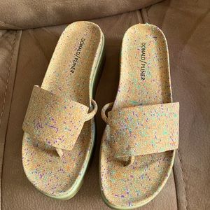 Donald Pliner Fifi sandals tan with multicolored specks  ***never worn***